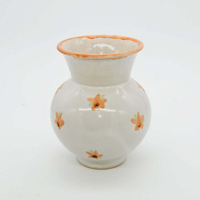 Vase mit Blumenmuster aus Ton in weiß und orange