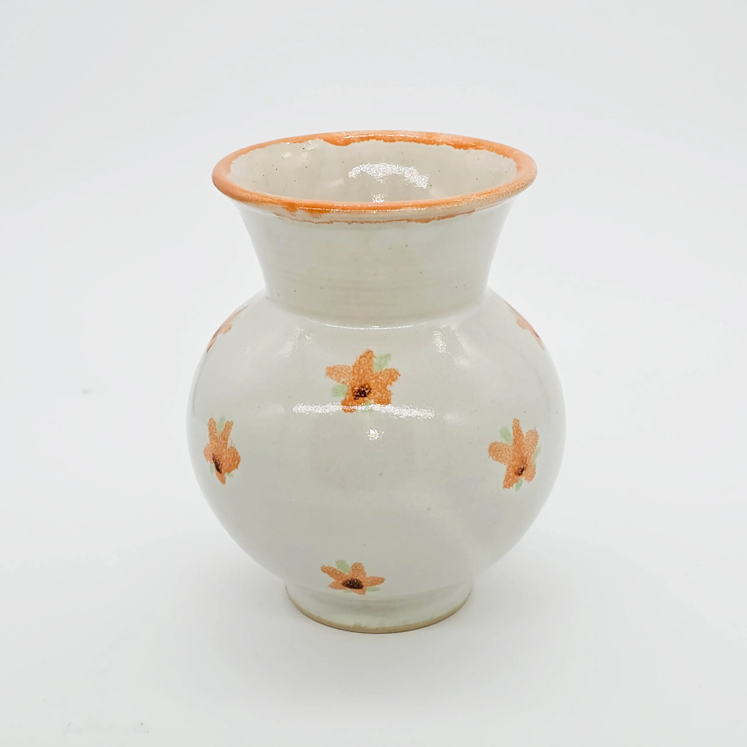 Vase mit Blumenmuster aus Ton in weiß und orange