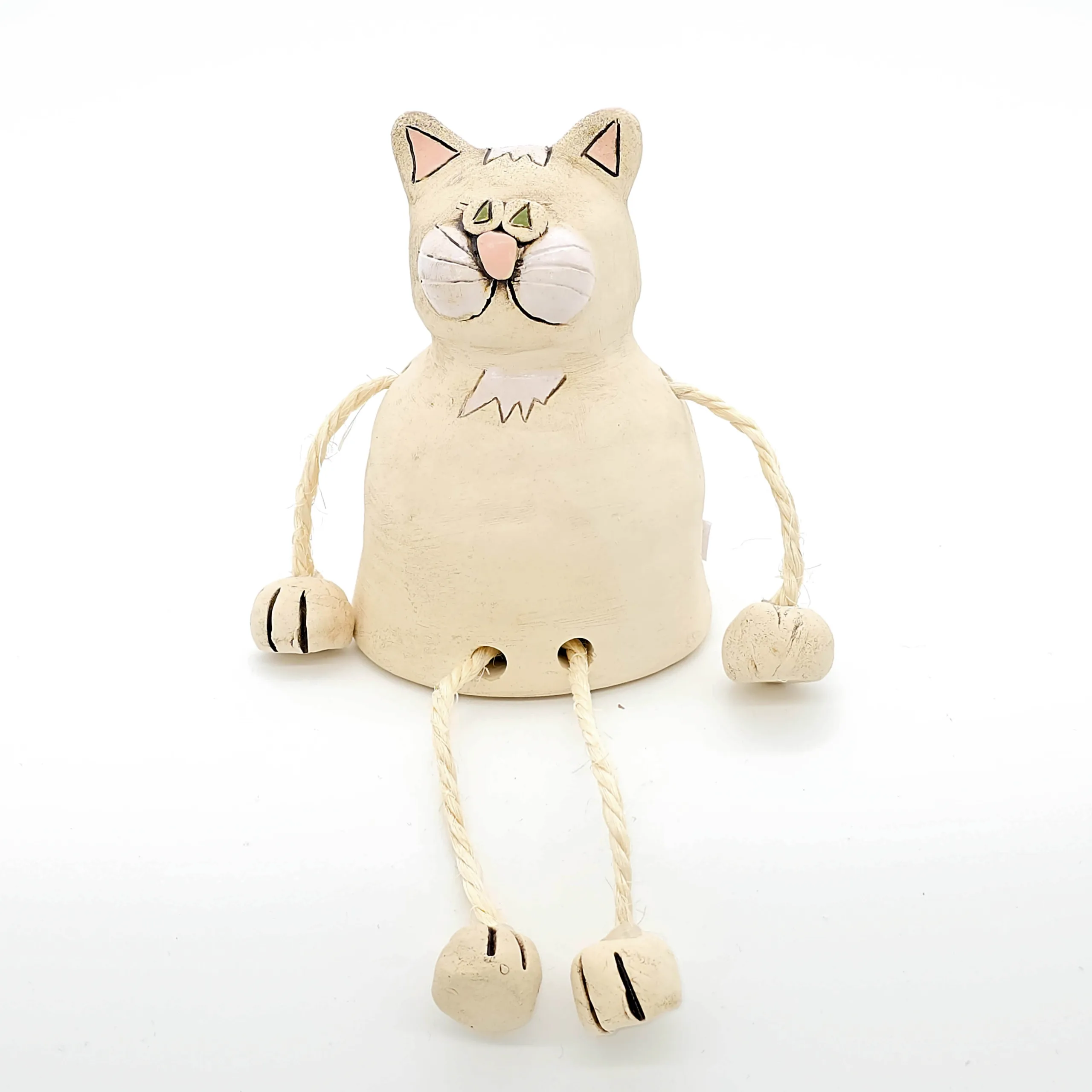 Kantenhocker Katze aus Ton, in natur