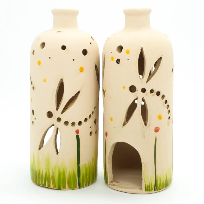 Lichterflasche mit Libellenmotiv aus Ton.