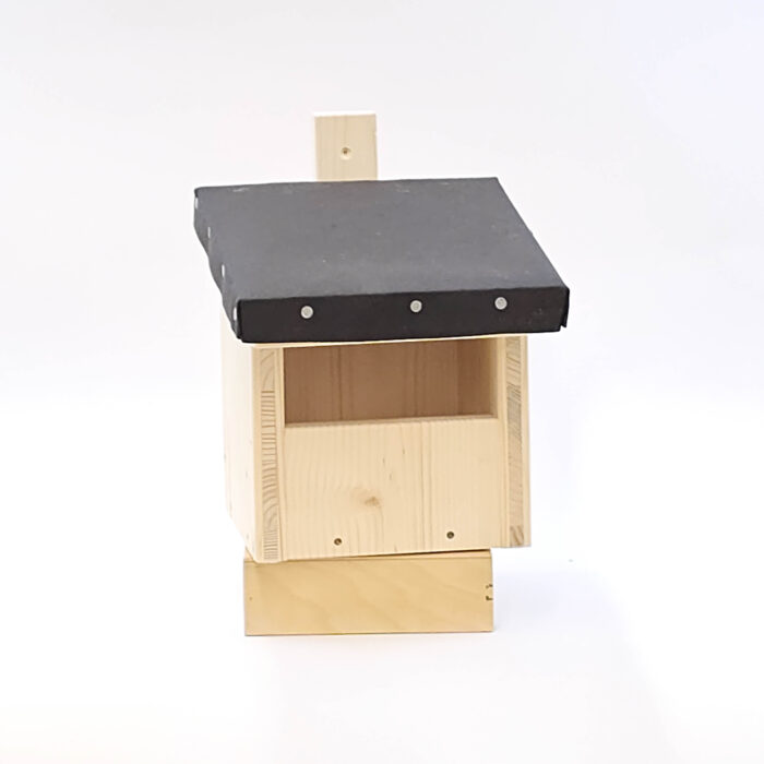 Nisthilfe für Vögel aus Holz.