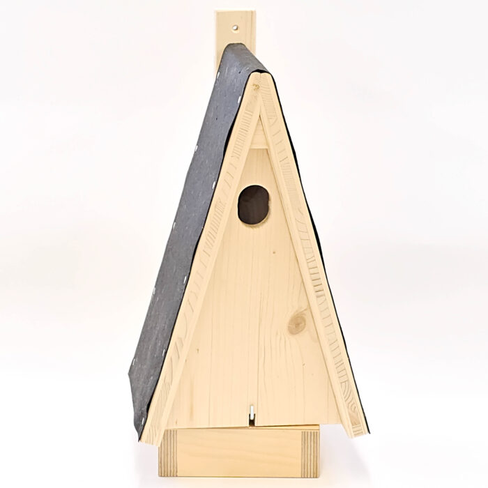 Nisthilfe für Vögel/Kleiber aus Holz.