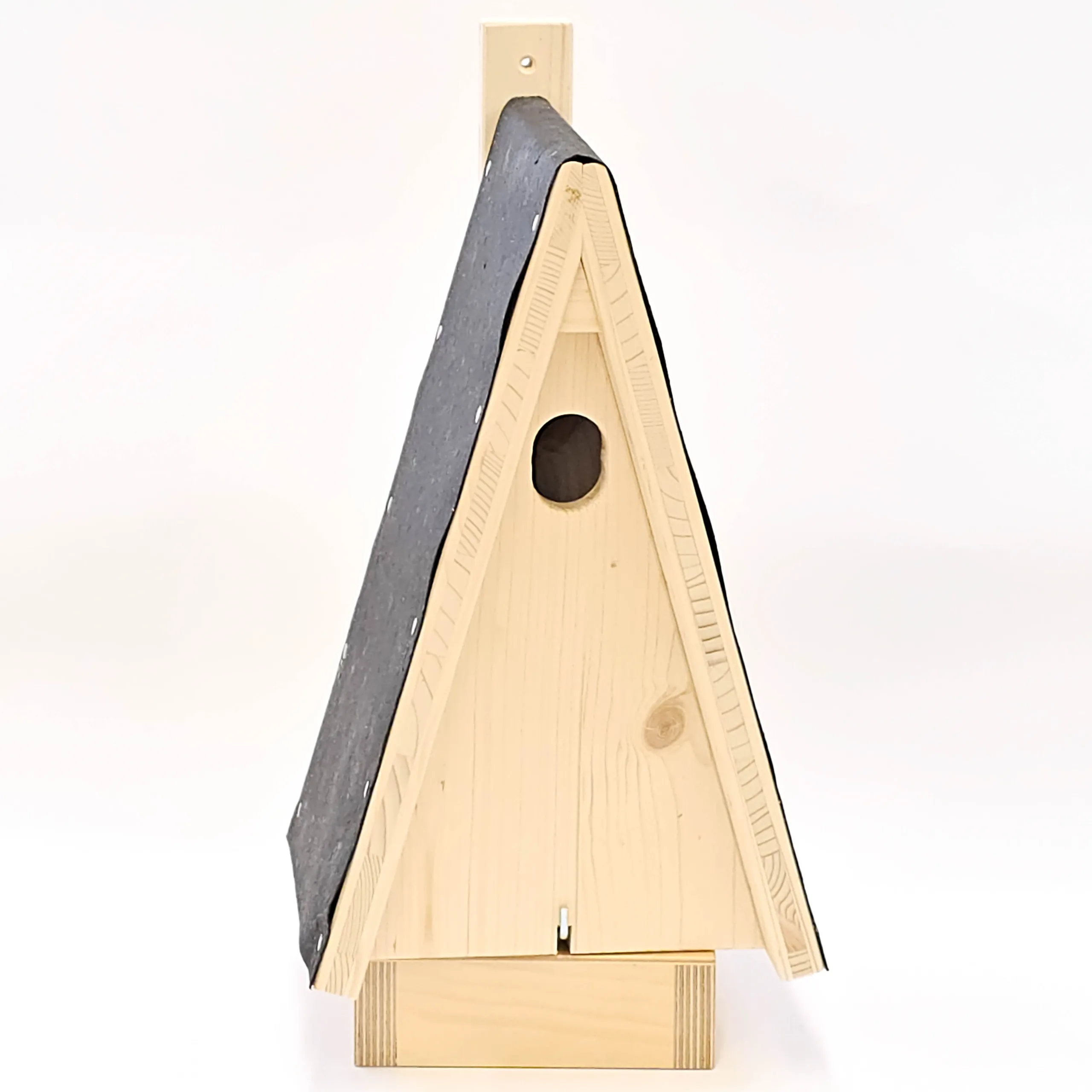 Nisthilfe für Vögel/Kleiber aus Holz.
