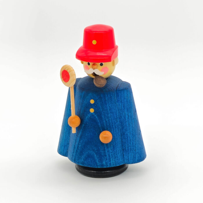 Räuchermann aus Holz in Form eines Schaffners