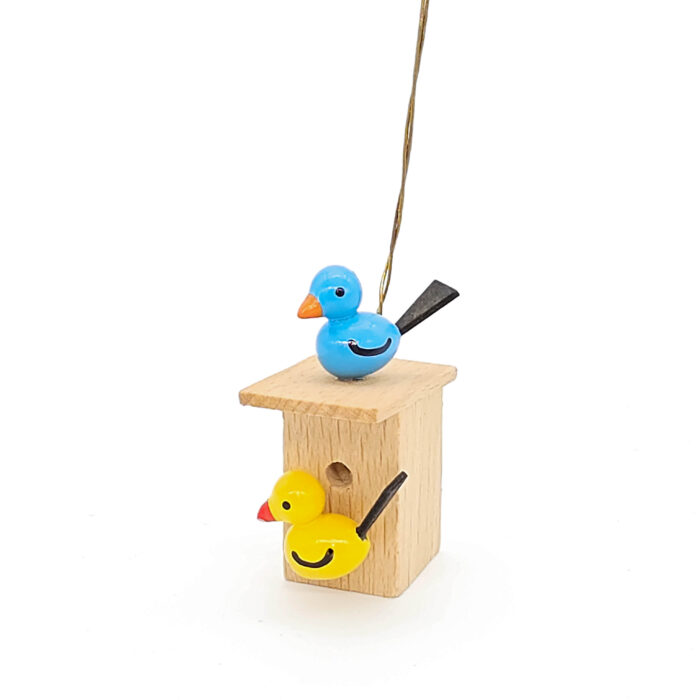 kleine Vogelhäuser zum hängen mit blauem und gelbem Vogel