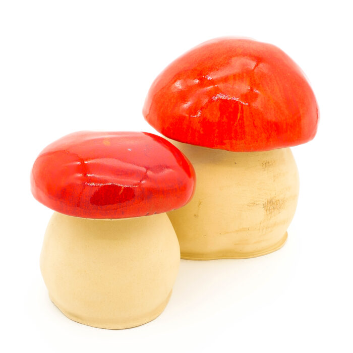 kleiner und großer Keramik Pilz, Farbe rot